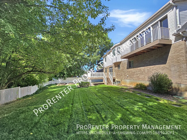 Building Photo - 2208 Kays Creek Dr