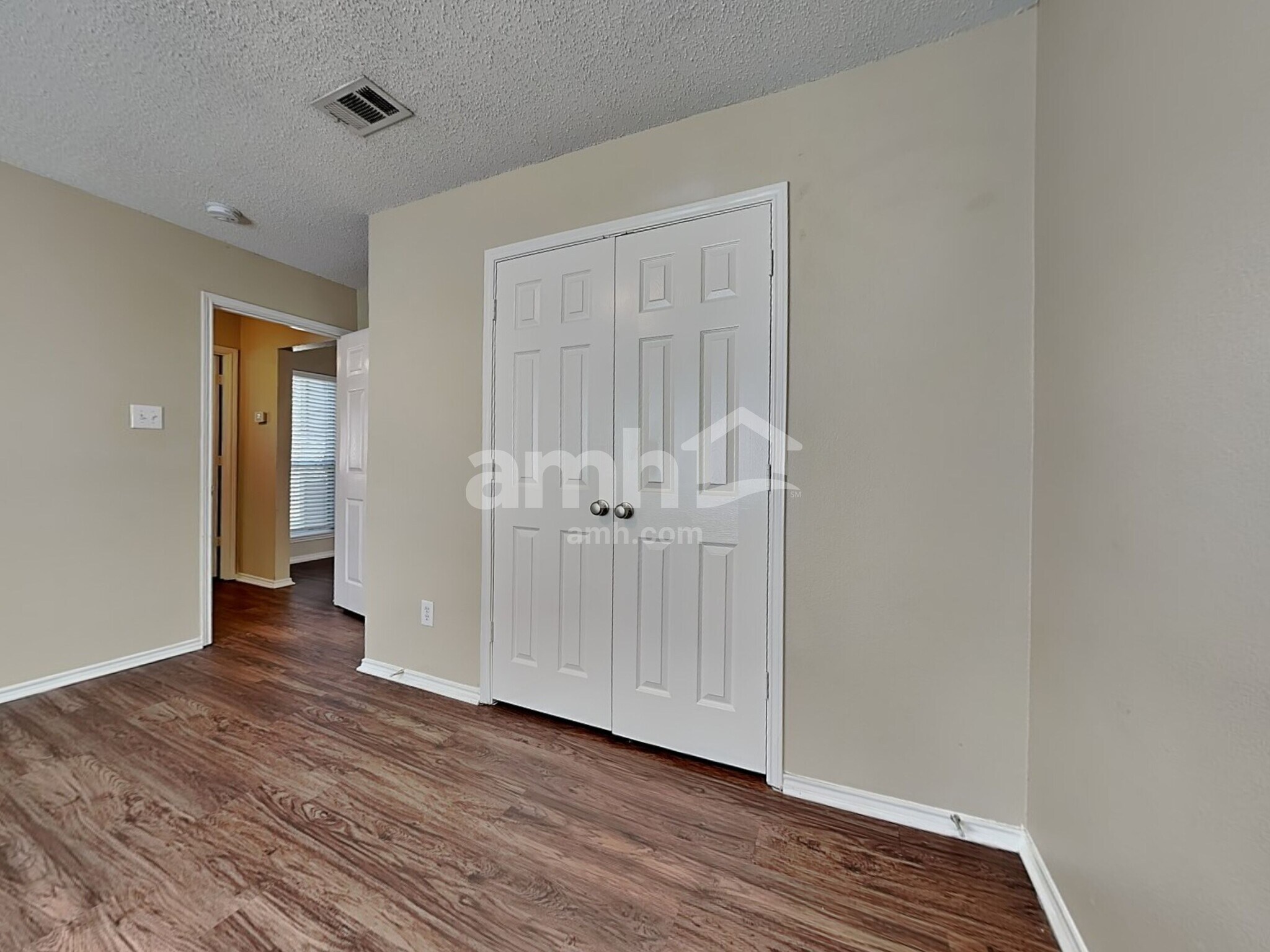 Building Photo - 733 Grandview Ave