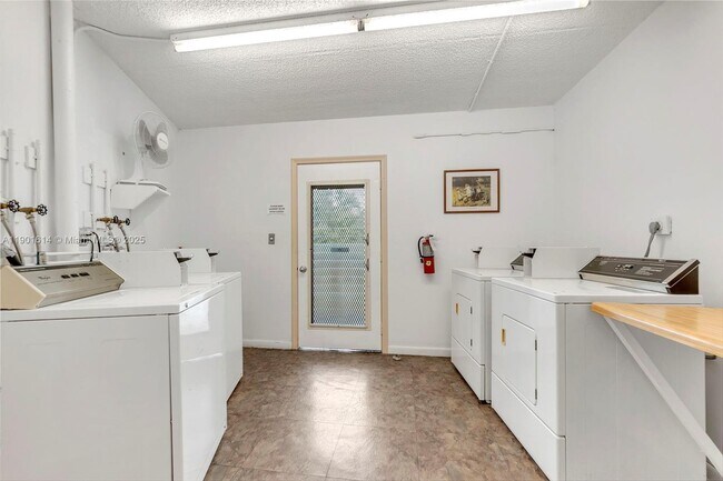 Building Photo - 2504 Antigua Terrace