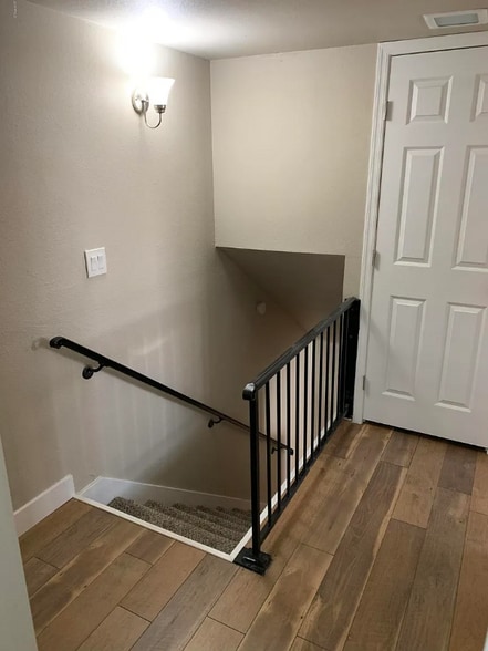 Building Photo - 4710 E Portland St