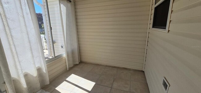 Building Photo - 2419 Southern Oak St