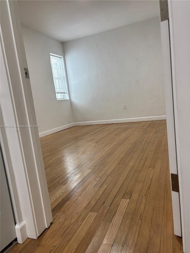Building Photo - 7515 Dickens Ave