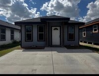 Building Photo - 512 E Los Torritos St