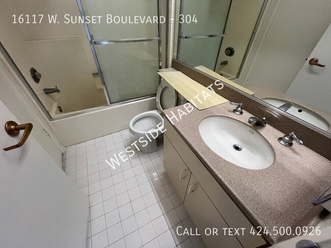 Building Photo - 16117 W Sunset Blvd