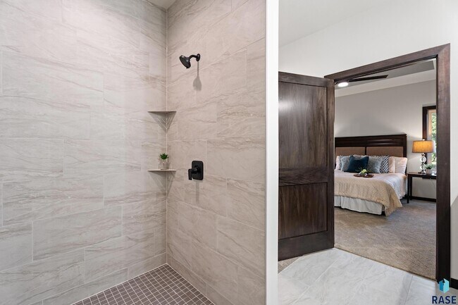 Building Photo - 1107 S Foss Ave