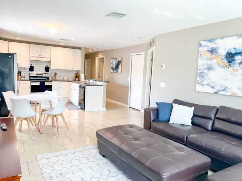 Building Photo - 37132 Grassy Hill Ln