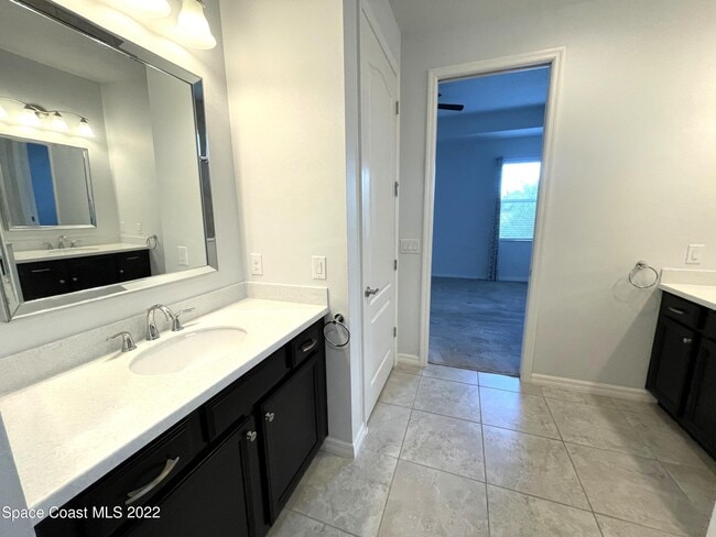 Building Photo - 2881 Casterton Dr