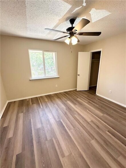 Building Photo - 653 Farmington Pl