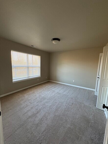 Primary bedroom - 1926 NW Kale Way