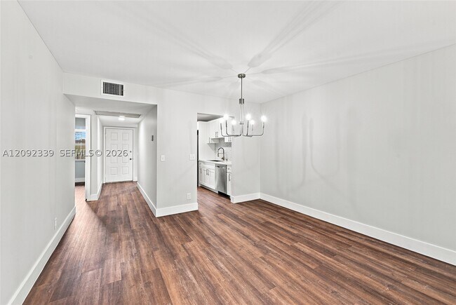 Building Photo - 1400 SW 124th Terrace