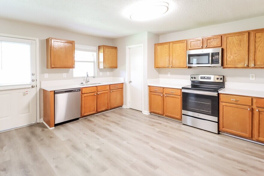 Building Photo - 917 Salida Dr