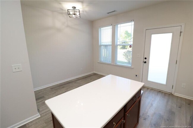 Building Photo - 309 Carthage Ct