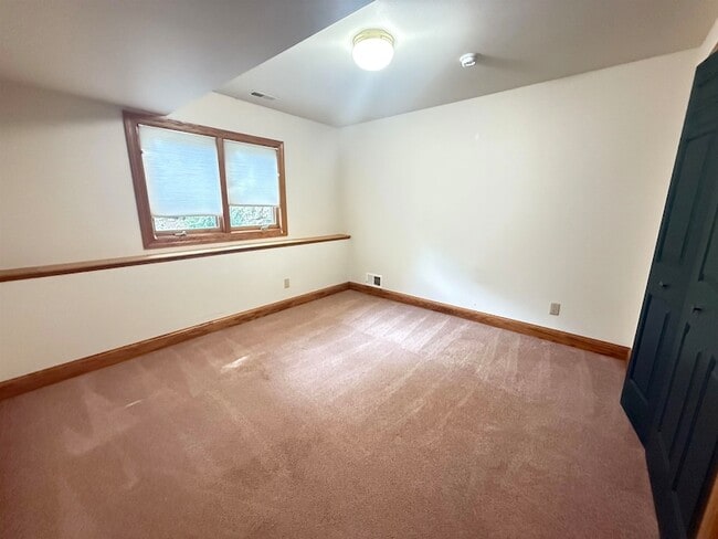 Building Photo - 125 Cogan Dr