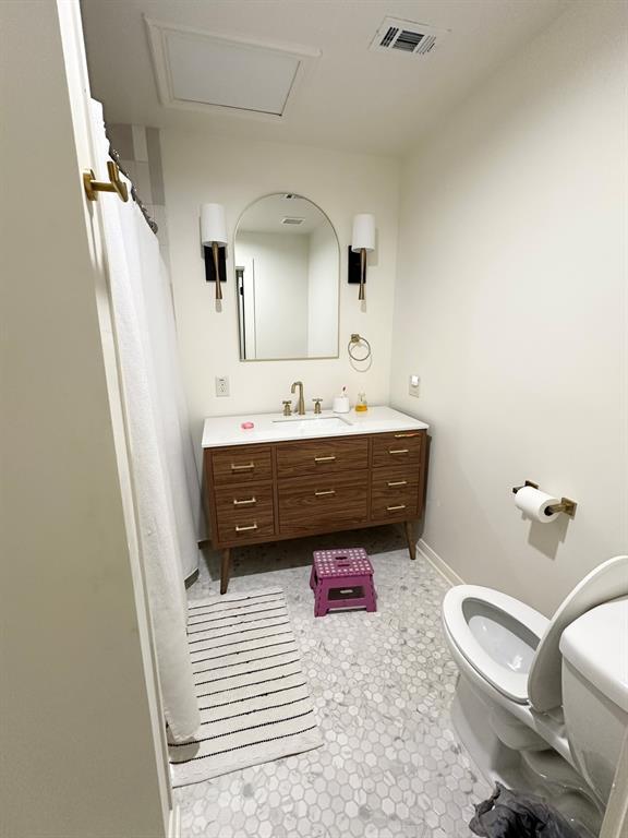 Building Photo - 2110 Potomac Dr