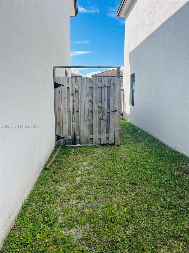 Building Photo - 25252 SW 107th Ct