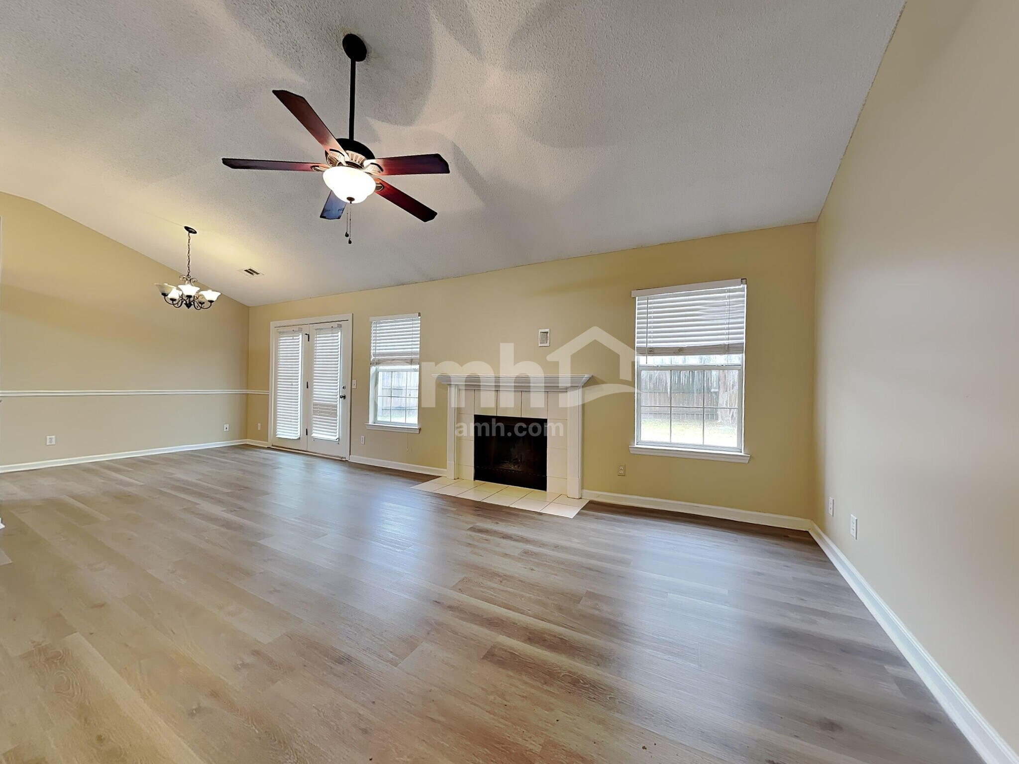 Building Photo - 16 Mallorys Way