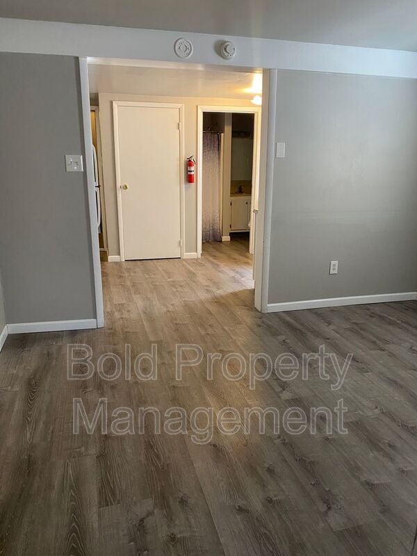 Building Photo - 507 Lehman