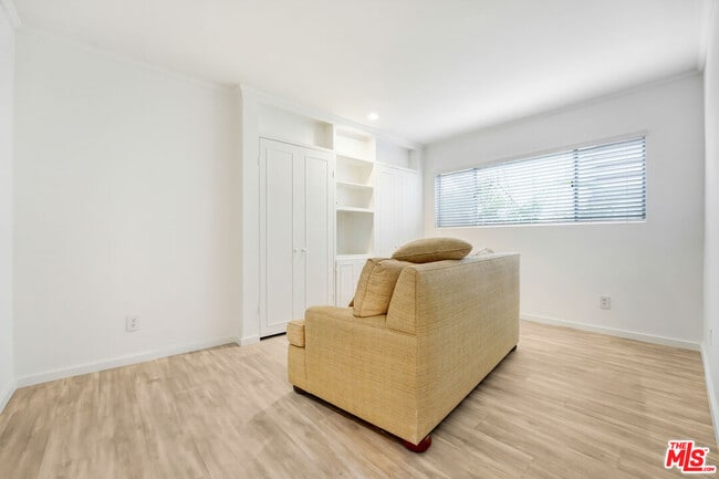 Building Photo - 16169 Sunset Blvd