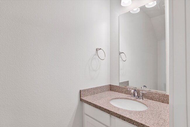 Building Photo - 3 bed gated community home with community ...