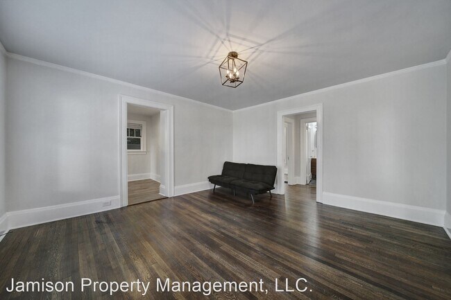 Building Photo - 2 br, 1 bath House - 205 W 6th St