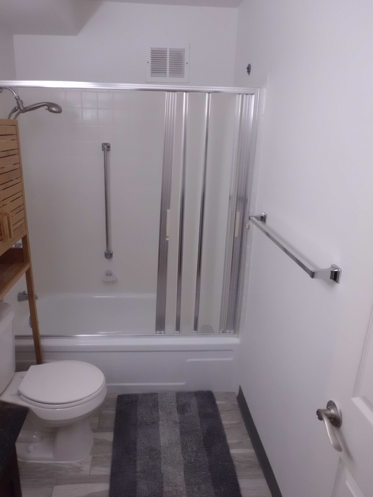 Front Bathroom - 745 S Alton Way