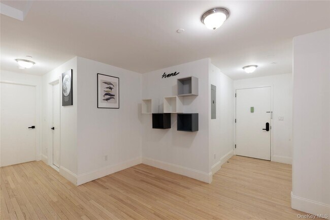 Building Photo - 116-11 Curzon Rd