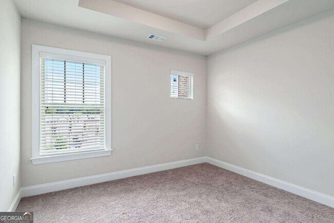 Building Photo - 1395 Harris Way S