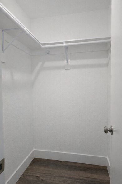 Building Photo - 8115 Tall Pine Ln