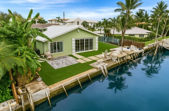 Building Photo - 810 Bamboo Ln