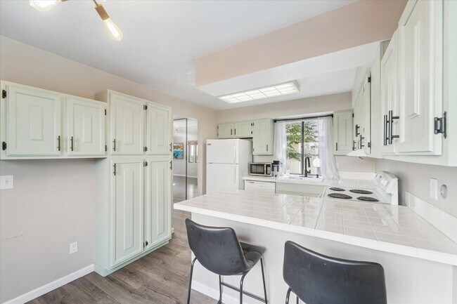 Building Photo - 1050 S Monaco St Pkwy