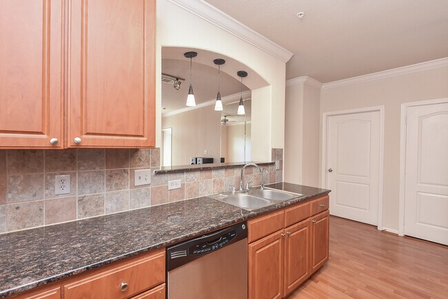 Building Photo - 1711 Old Spanish Trl