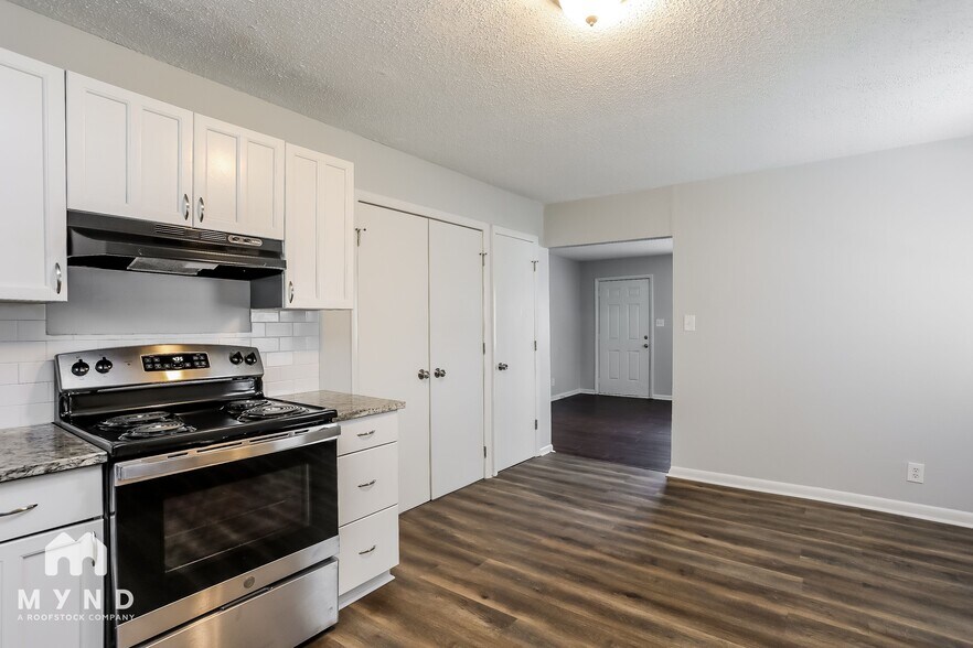 Building Photo - 908 Waring St