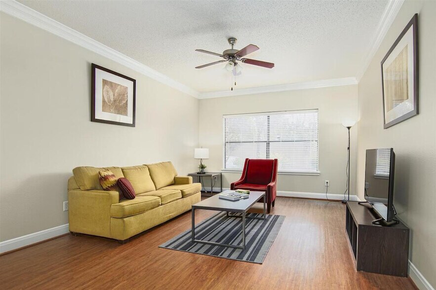 Building Photo - 2024 Post Oak Blvd