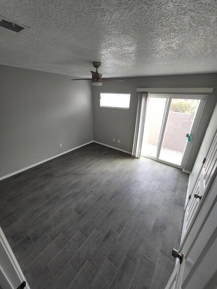 Building Photo - 317 Princeton Dr SE