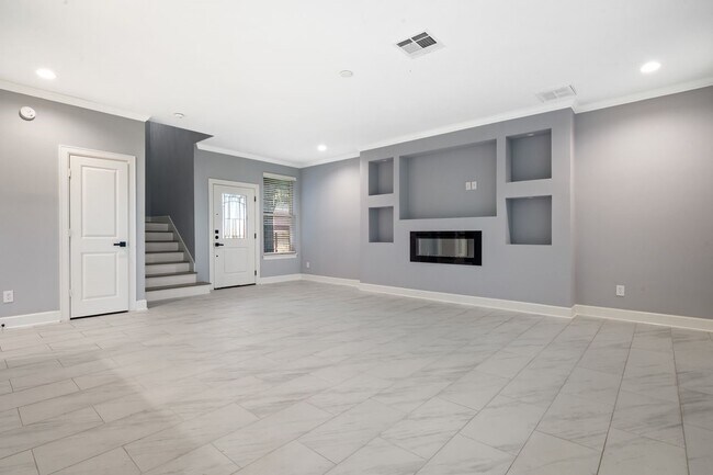 Building Photo - 2730 J. R. Dr