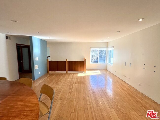 Building Photo - 721 Cedar St