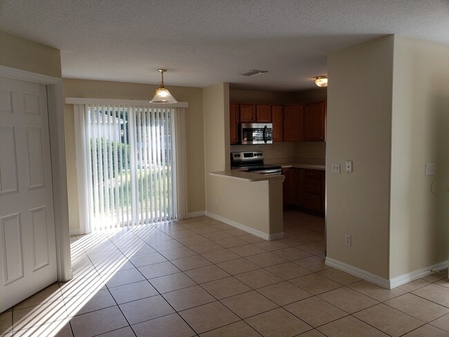Building Photo - $1495.00 - 3/2/1 - Duplex - Move In Special