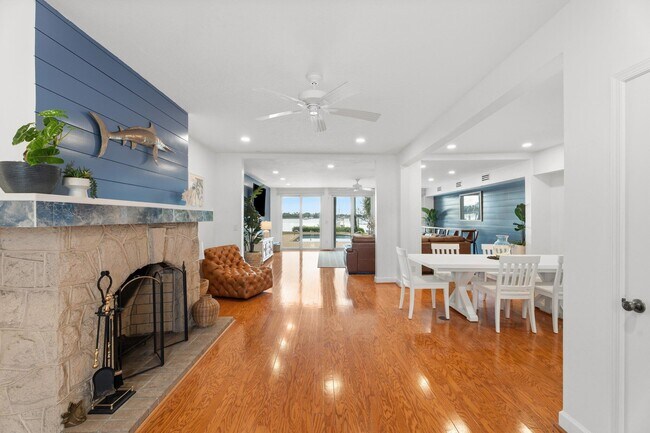 Building Photo - 114 S Lake Dr