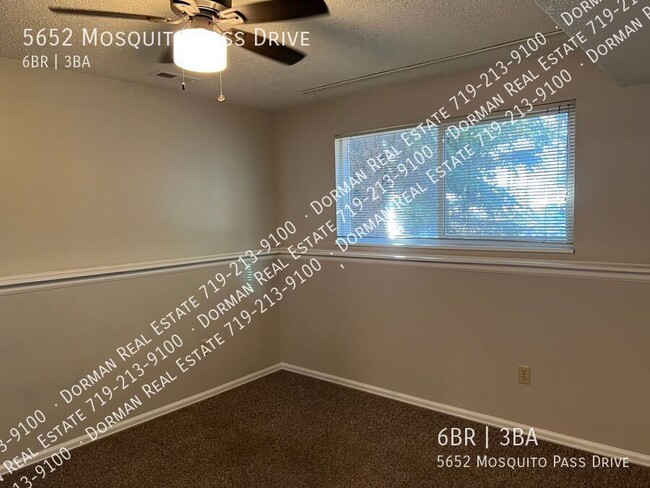 Building Photo - $500 OFF the first month of rent! Modern a...