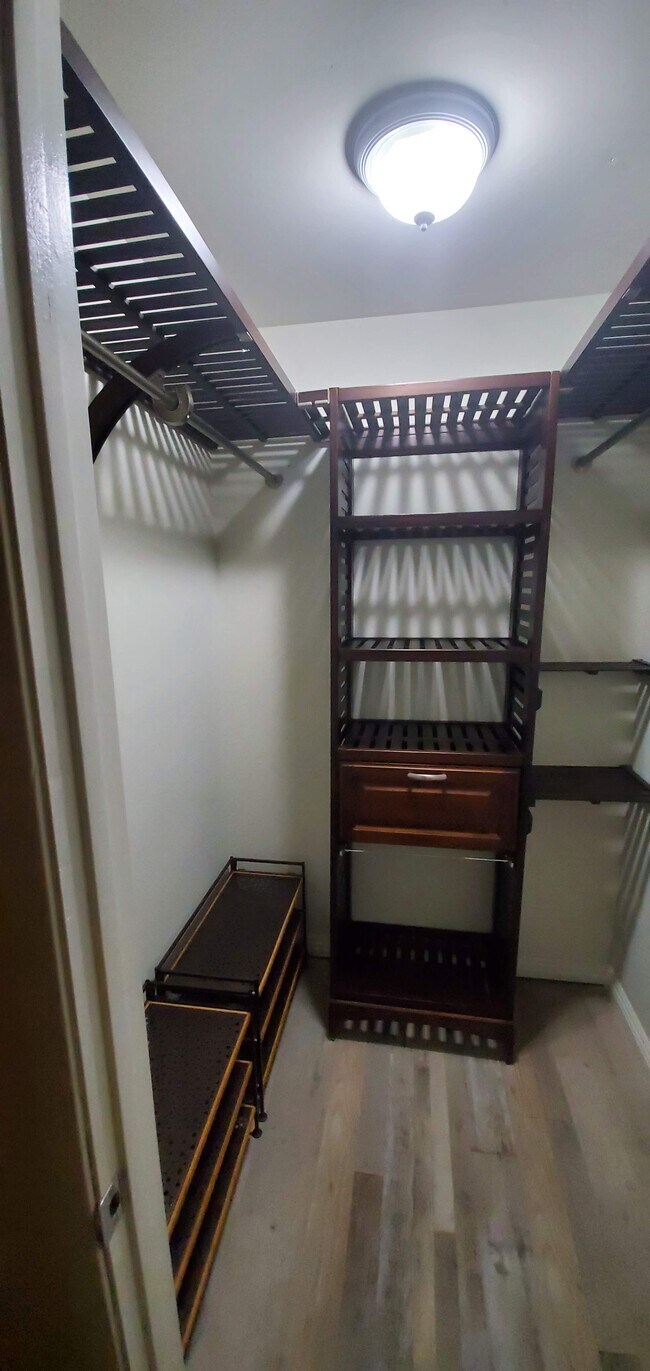 master walk-in closet - 2852 C St