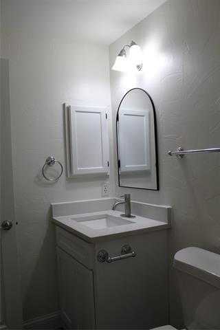 Building Photo - 2243 Ellis Dr
