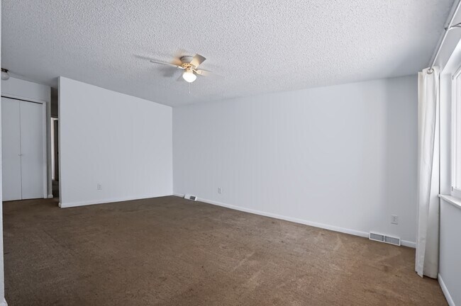 Building Photo - 4303 9th St Rd