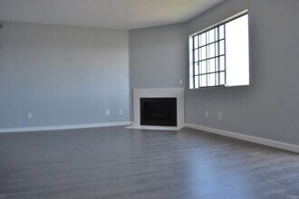 Building Photo - 4205 Ohio St