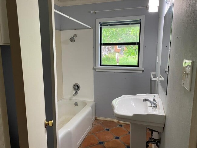 Building Photo - 47 Presidio Rd