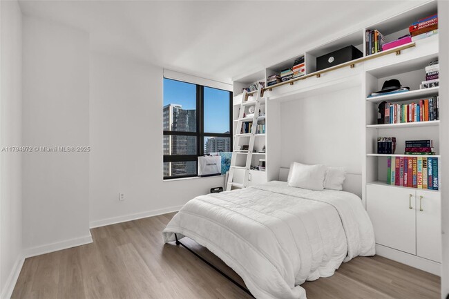 Building Photo - 951 Brickell Ave