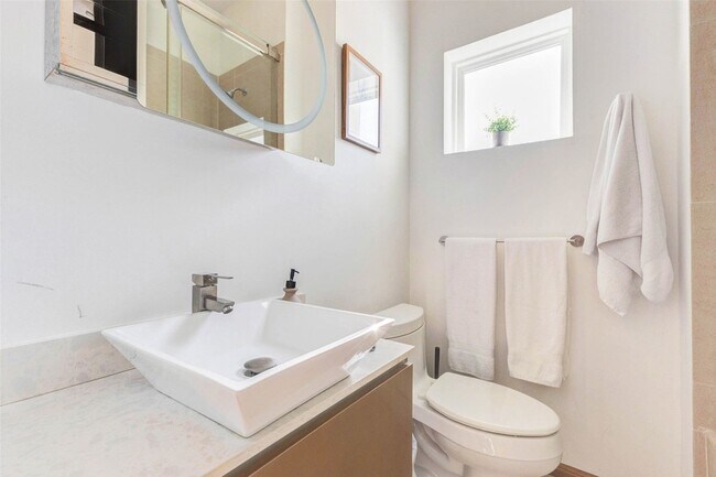 Building Photo - 4115 Chartres St