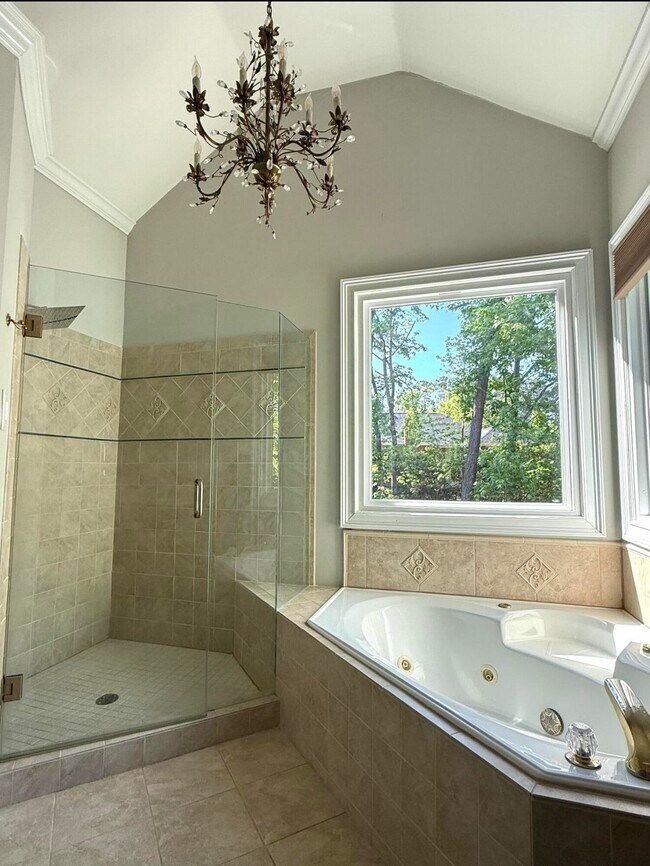 Building Photo - 800 Sparkleberry Rd