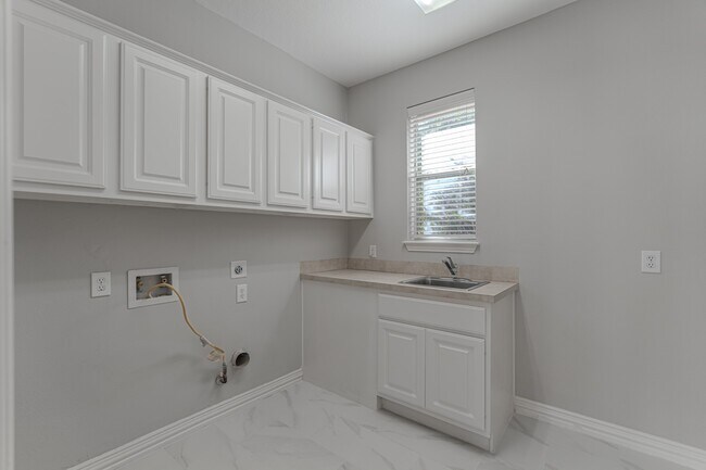 Building Photo - 63 W Artist Grove Pl