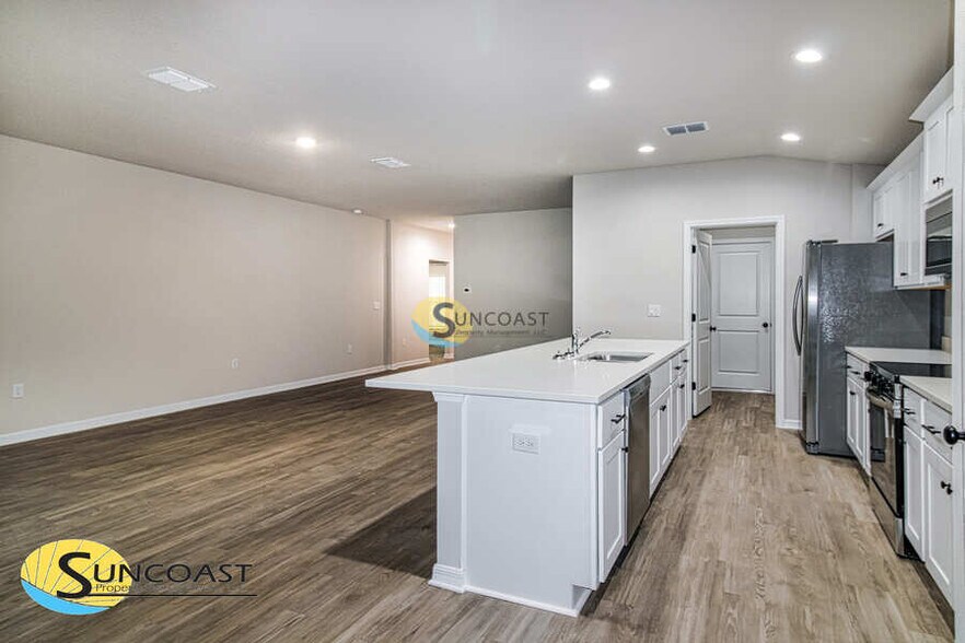 Building Photo - 6865 SW 153rd Pl Rd