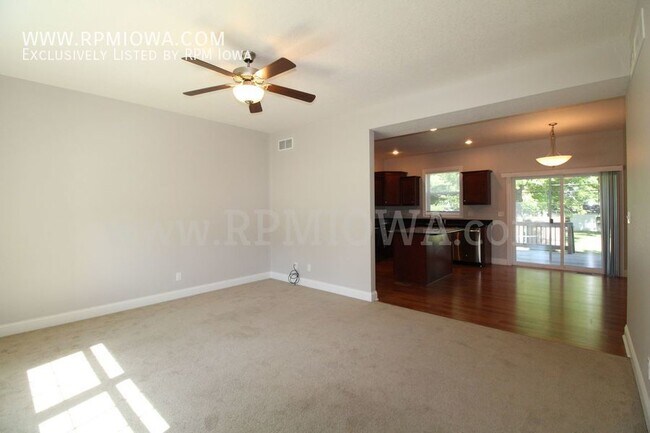 Building Photo - UPDATED KITCHEN!! 3 Bedroom, 2.5 Bath Home...
